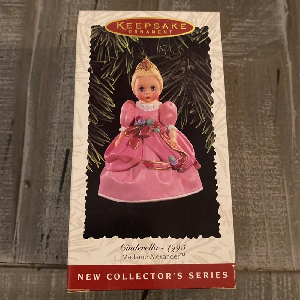 Hallmark keepsake Cinderella ornament 1995